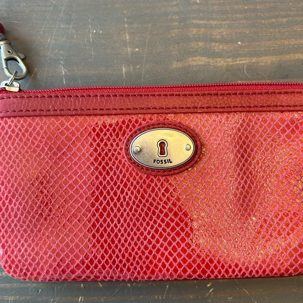 Fossil Red Suede Snakeskin‎ Wristlet Purse Wallet Zip Around Credit Card